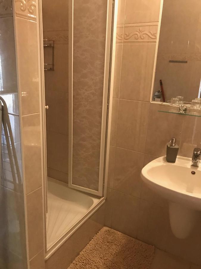 Vida Apartman Sarvar Bagian luar foto