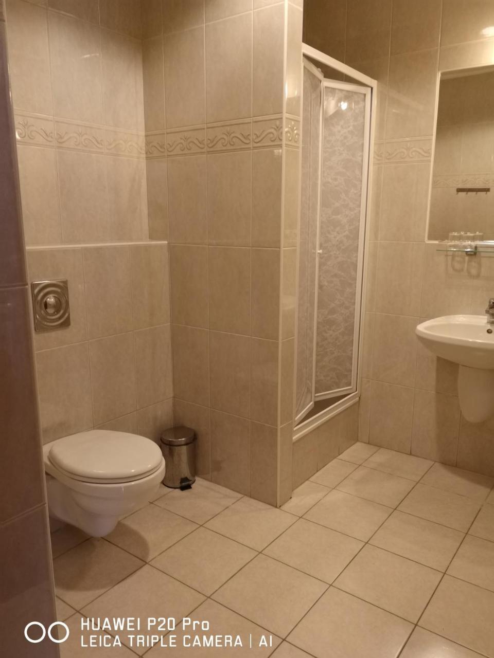 Vida Apartman Sarvar Bagian luar foto